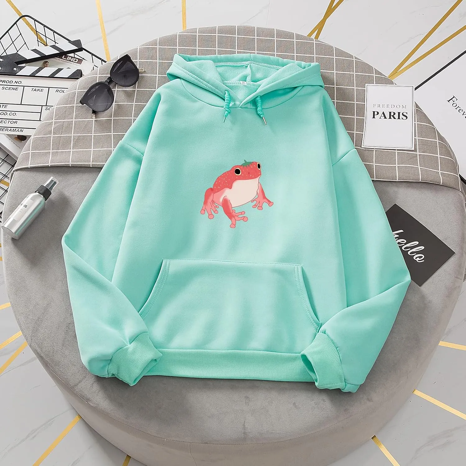 Bobeutou Cute Mushroom Graphic Kawaii Sweatshirt for Teen Girls Oversized Aesthetic Warm Hoodie Tops with Pocket Pullover