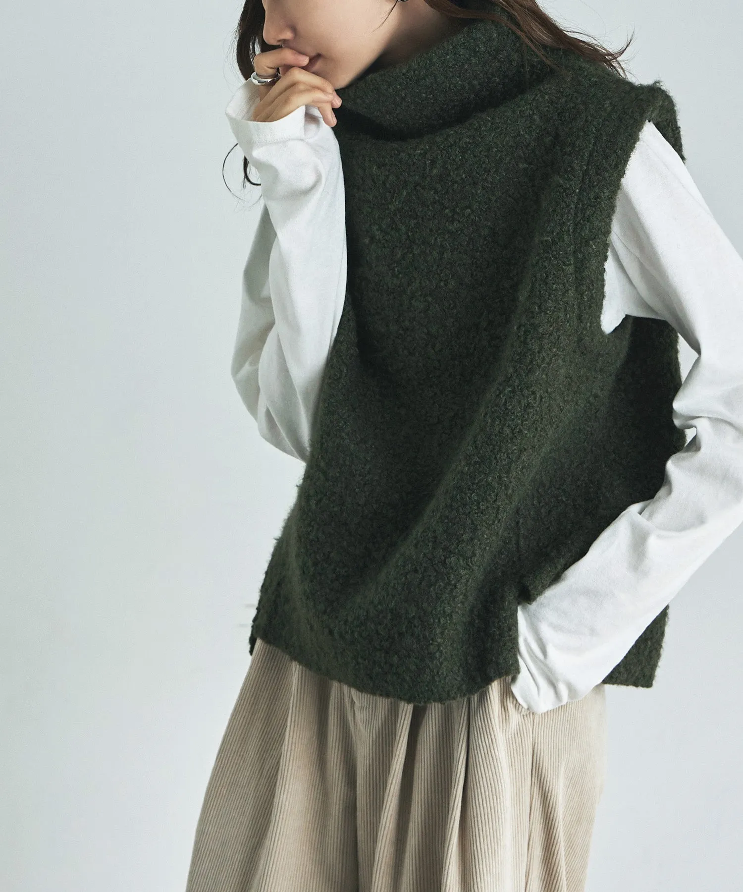 Ling wool high-neck vest