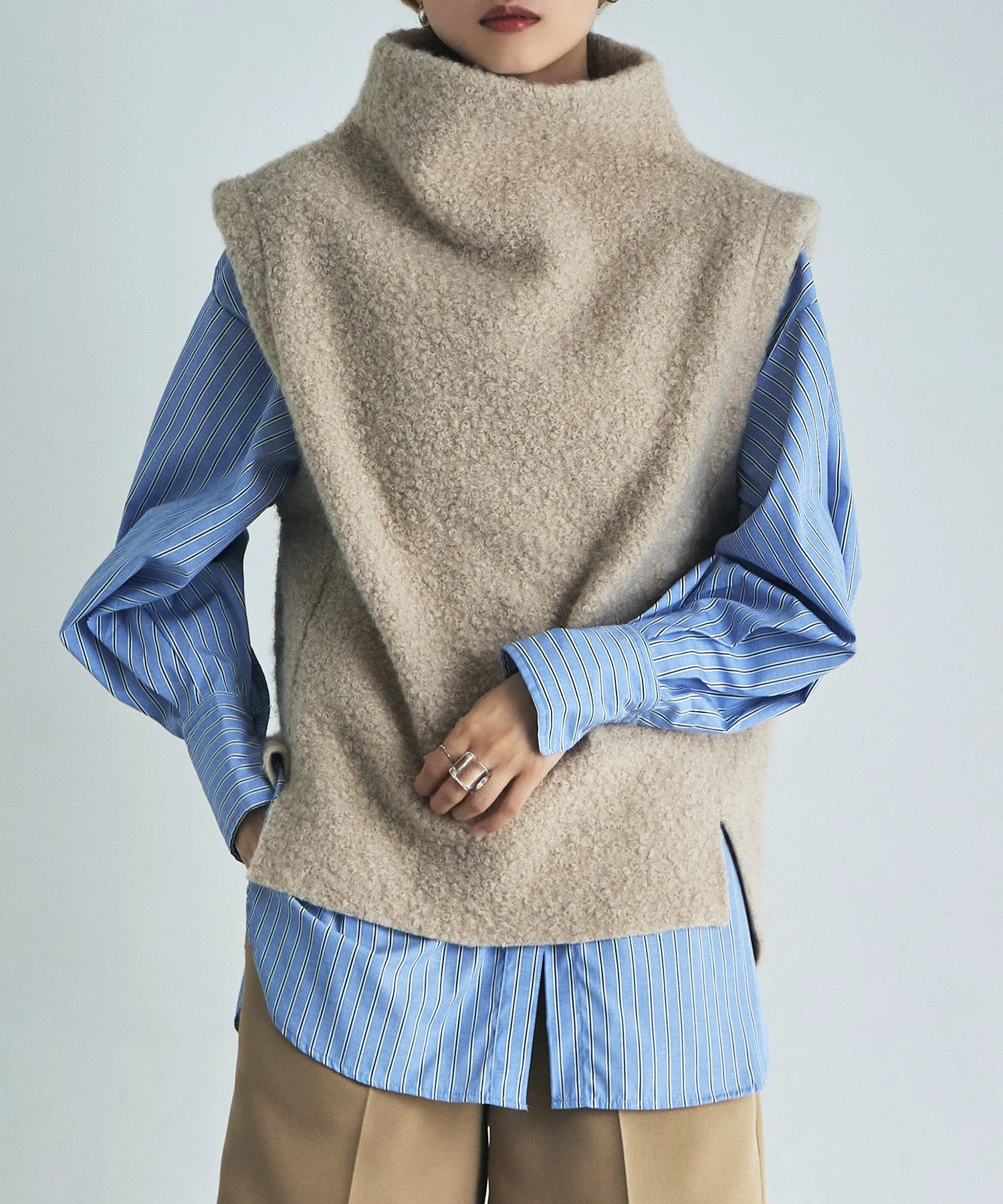 Ling wool high-neck vest