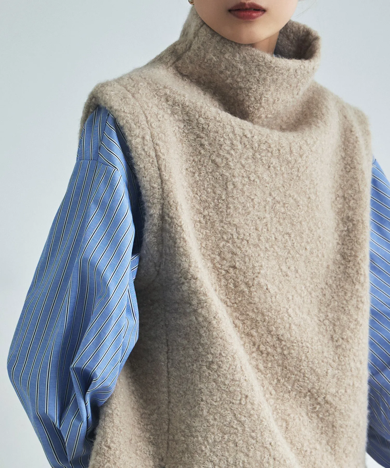 Ling wool high-neck vest