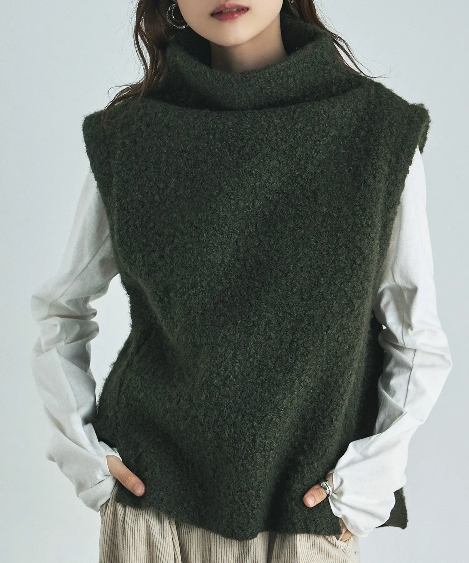 Ling wool high-neck vest