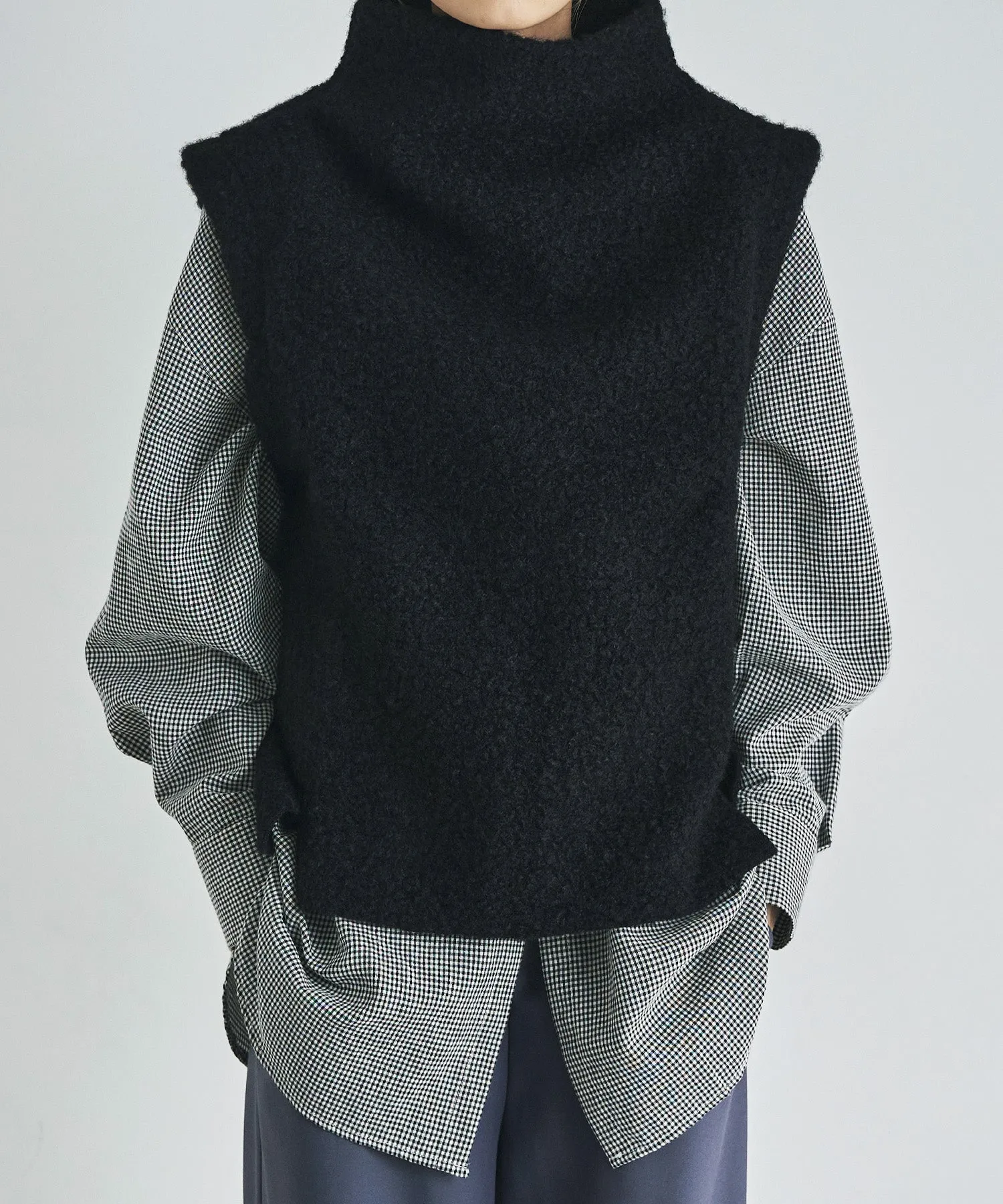 Ling wool high-neck vest