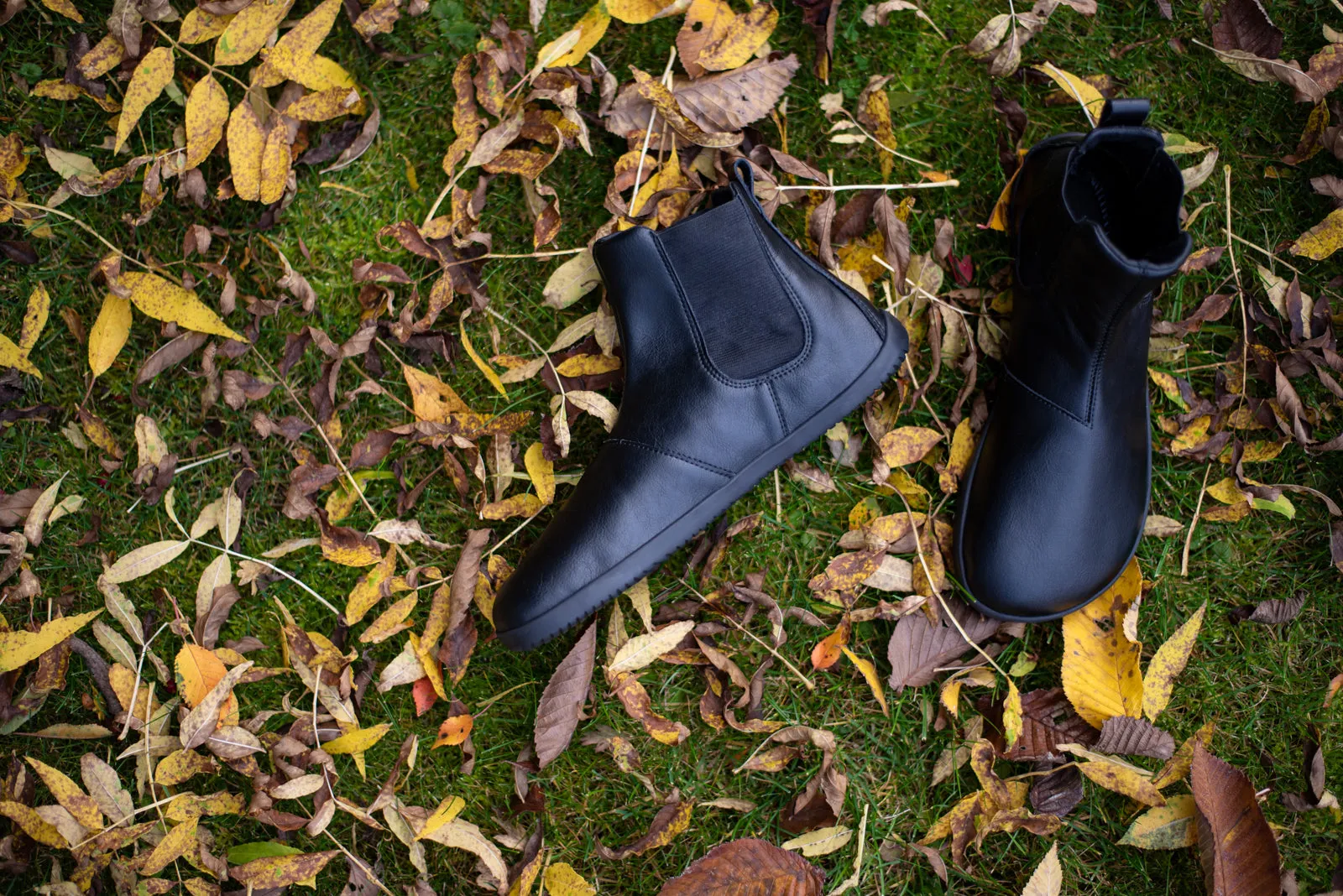 Men’s Chelsea barefoot black boots
