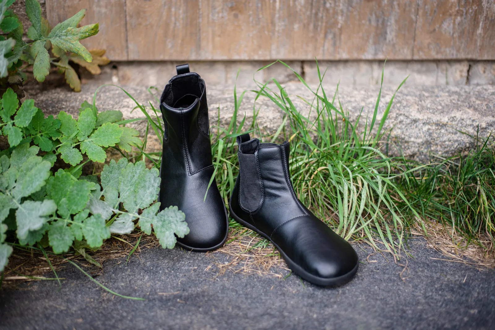Men’s Chelsea barefoot black boots