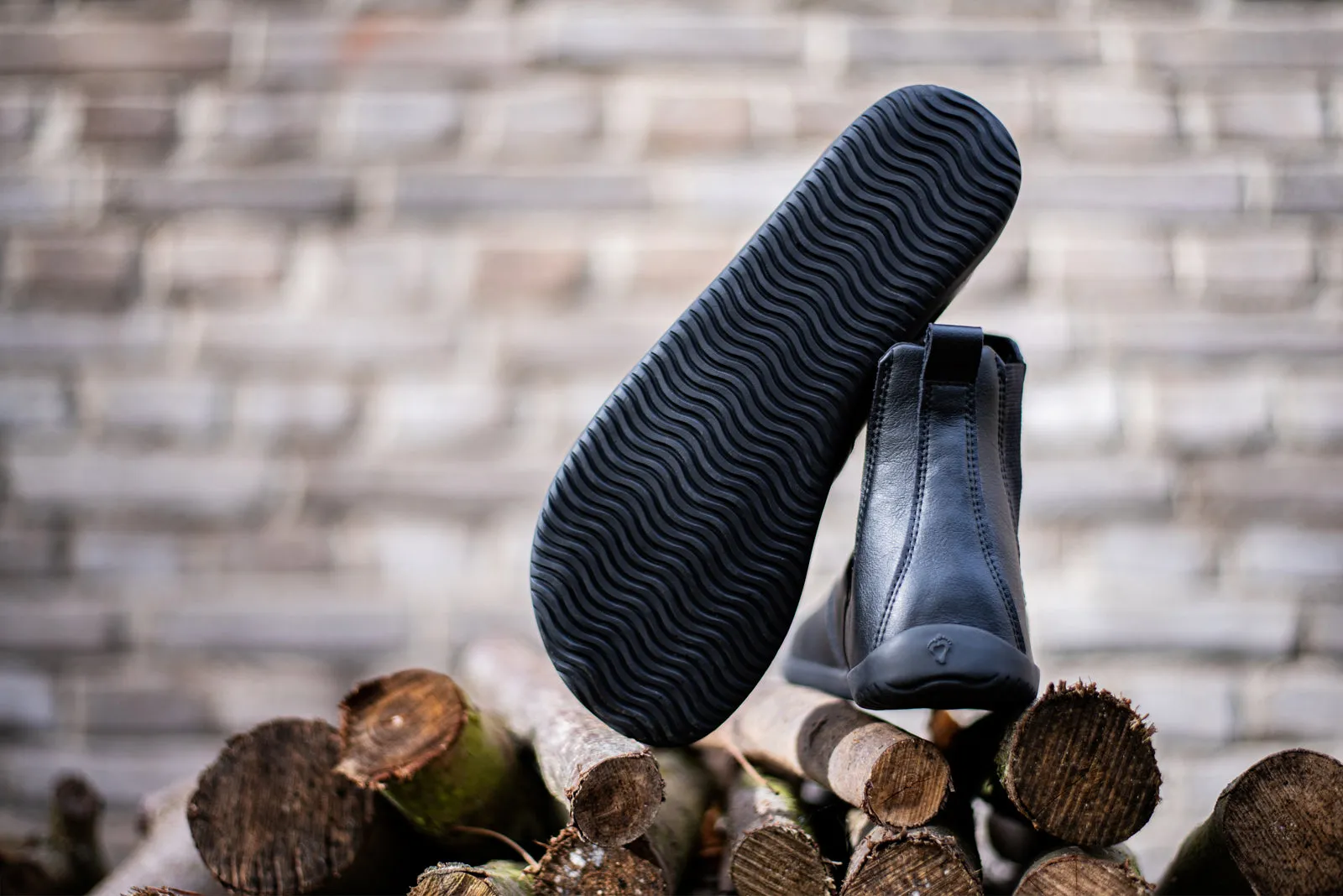 Men’s Chelsea barefoot black boots
