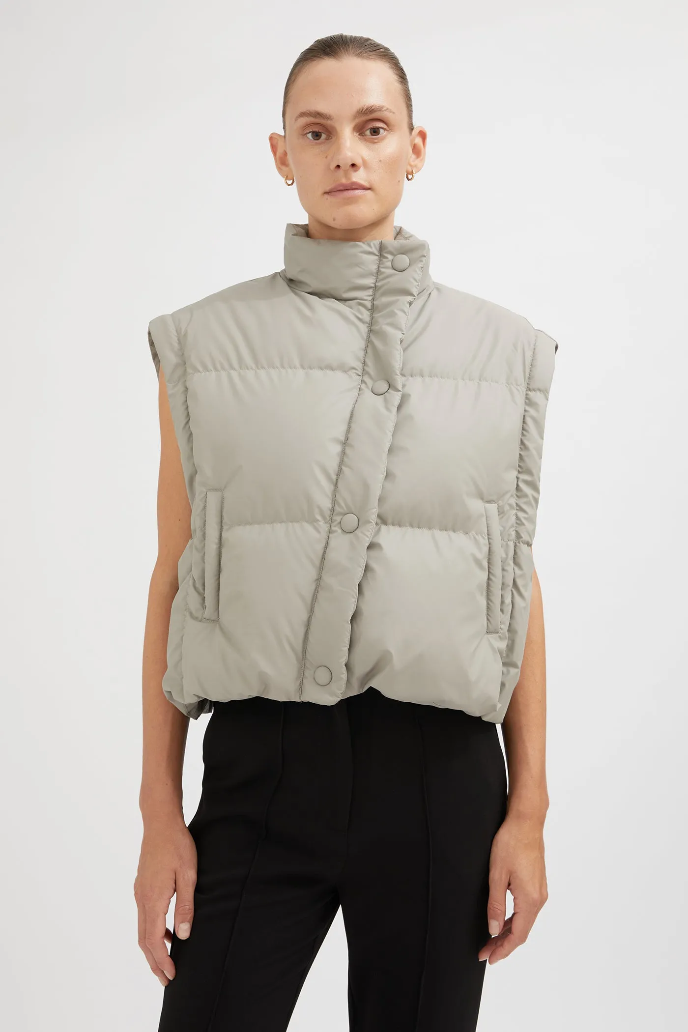 The Detachable Sleeve Duck Down Puffer Jacket