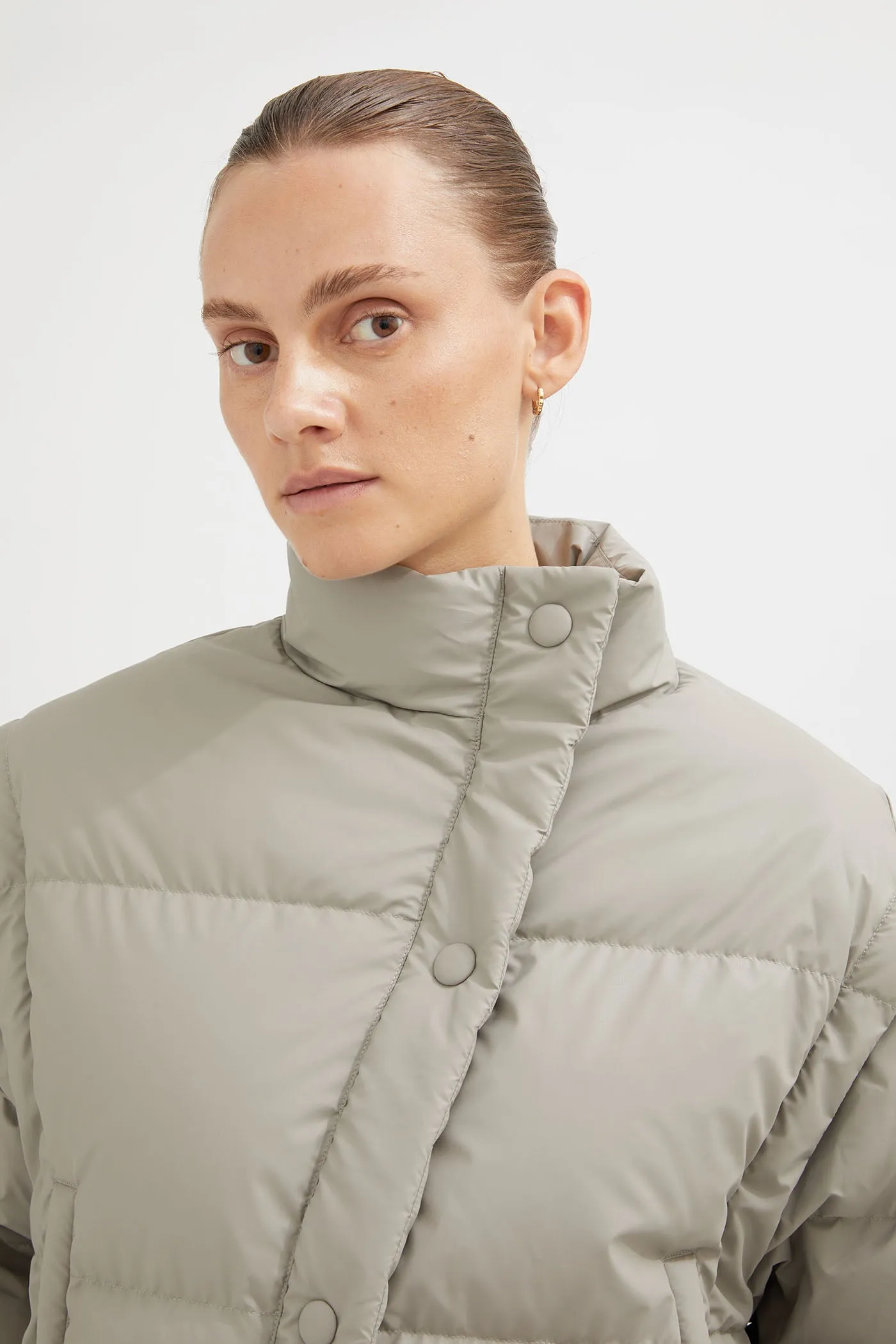 The Detachable Sleeve Duck Down Puffer Jacket