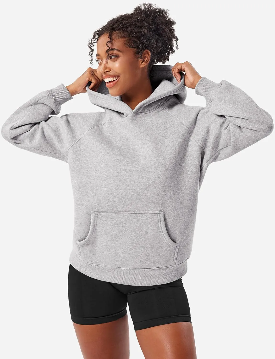 YEOREO Oversized Hoodies for Women Pullover Fleece Sweatshirts with Pocket Saavedra Fall Winter Casual Loose Outfits