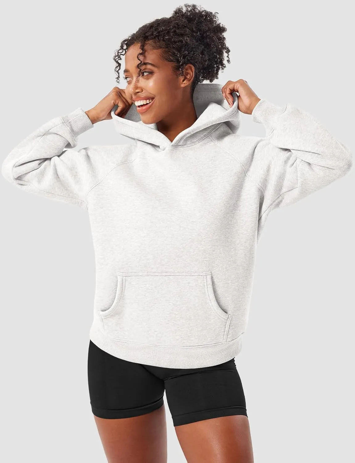 YEOREO Oversized Hoodies for Women Pullover Fleece Sweatshirts with Pocket Saavedra Fall Winter Casual Loose Outfits